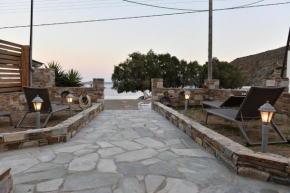 Mesonet in Kythnos with sea view